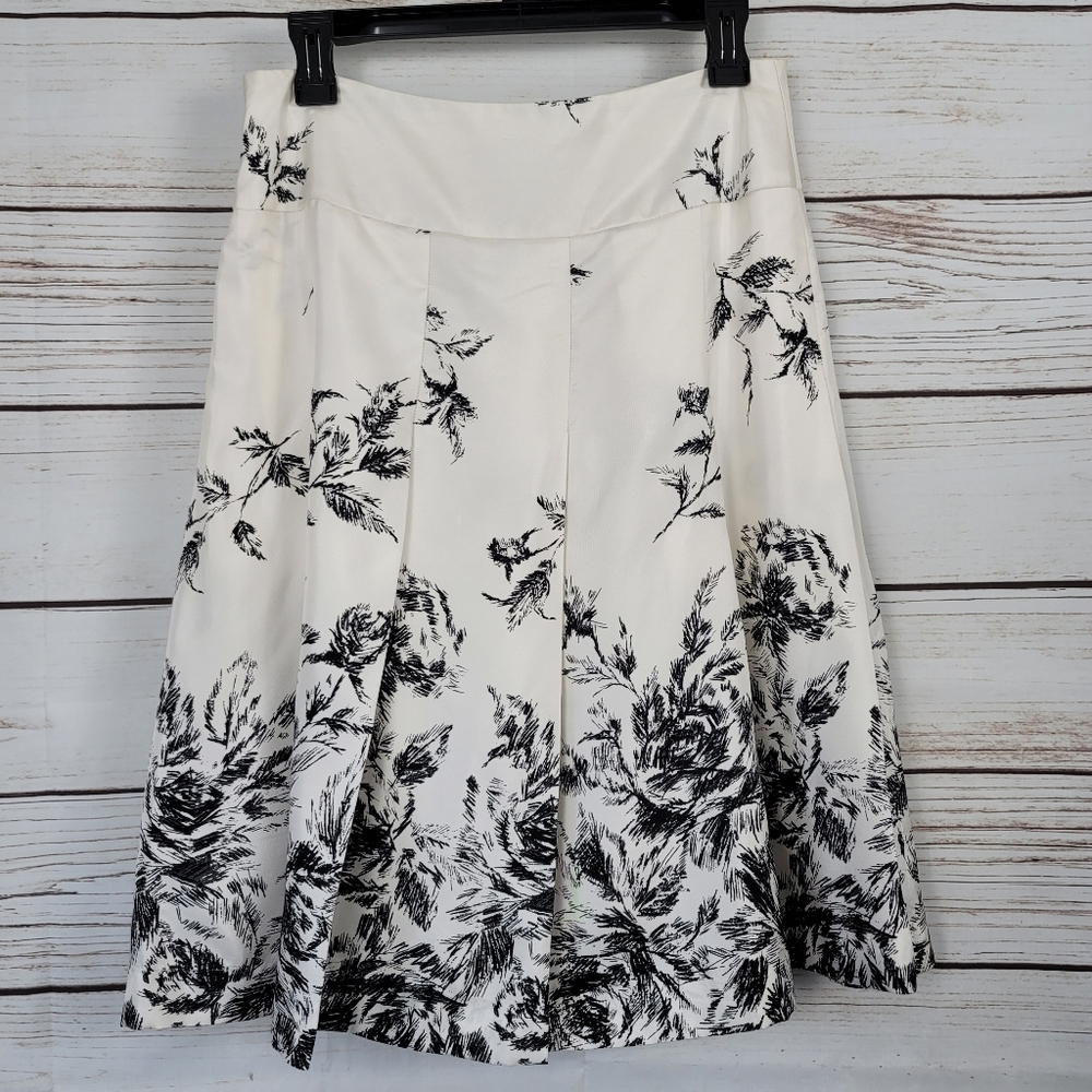 Nine West | Pleated Silk Floral A-line Skirt - Picture 5 of 11